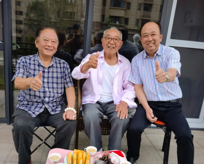 山东省烹饪协会看望烹饪界老专家